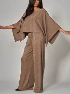 Relaxed Wide-Leg Set in Taupe Brown